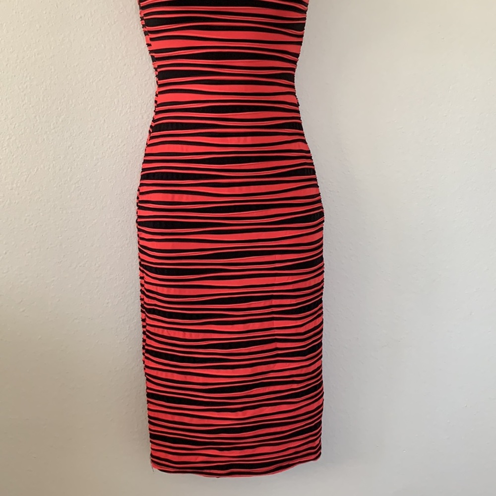 Bebe Black and Red Strapless Wavy Striped Body Con Midi Dress - Picture 4 of 10